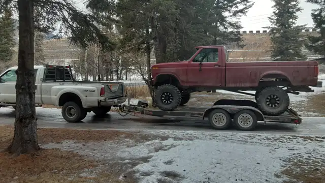 Man with a truck hauling - Photo 5