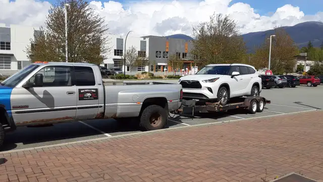 Man with a truck hauling - Photo 9