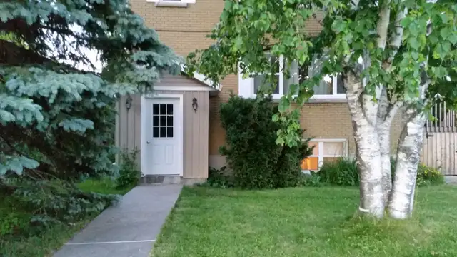 Two bedroom apartment Flexible lease start date - Photo 4