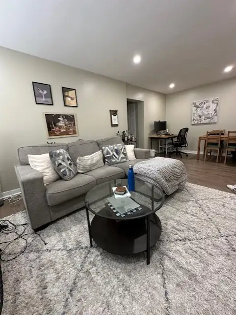 TWO BEDROOM APARTMENT WITH PARKING CLOSE TO DOWNTOWN OTTAWA - Photo 3