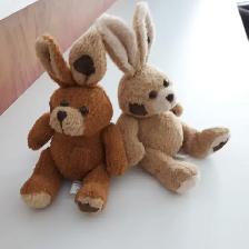 2BÉBÉS LAPINS NEUFS ULTRA-DOUX 6'POUCES HAU 1 BEIGE 1BRUN$5.00CH