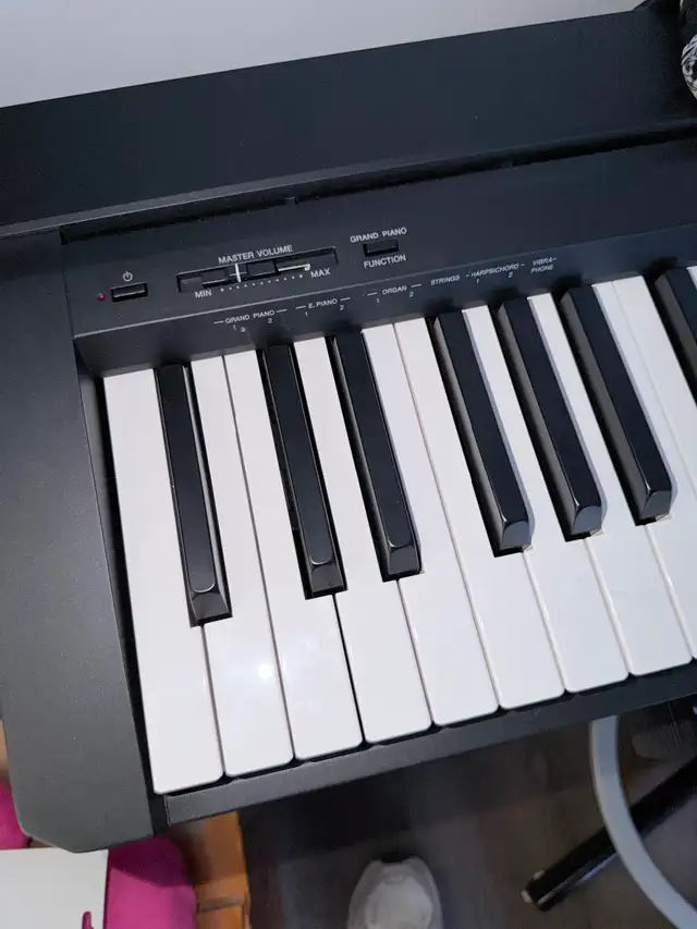 Yamaha P-71B 88-Key Weighted Piano   Stand - Like New with Box - Photo 2