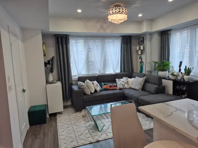 Must see 2 bed for rent - Eglinton and Allen - Photo 2