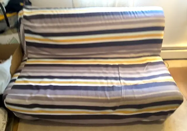 Pull-out bed
