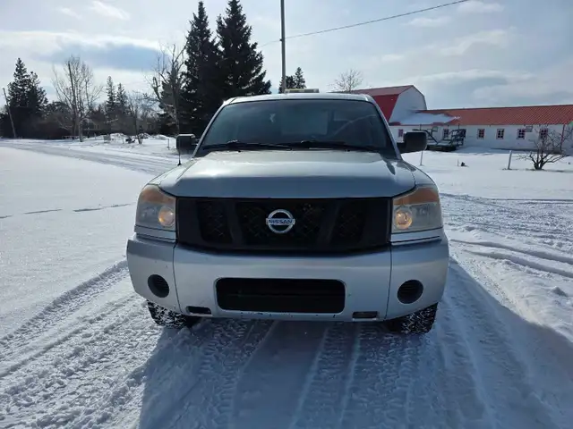 2011 Nissan Titan - Crew Cab - 4x4 - Photo 6
