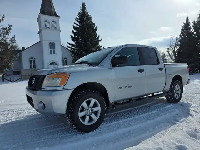 2011 Nissan Titan - Crew Cab - 4x4 - Photo 7