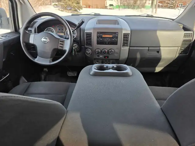 2011 Nissan Titan - Crew Cab - 4x4 - Photo 10