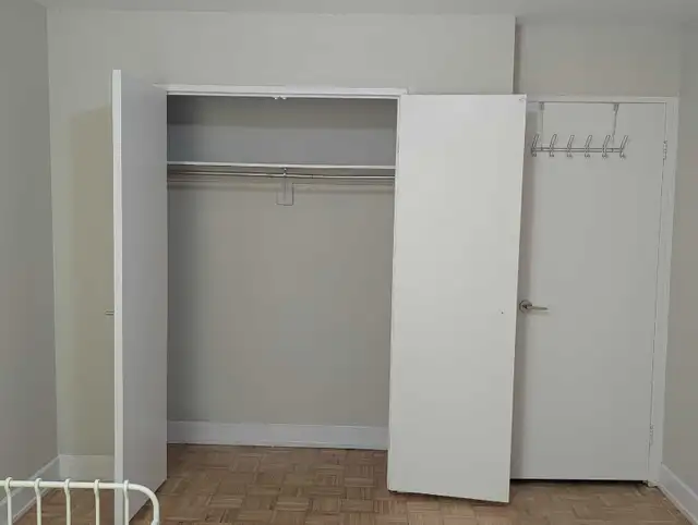 Private master bedroom available from 1st May 2026 - Photo 7