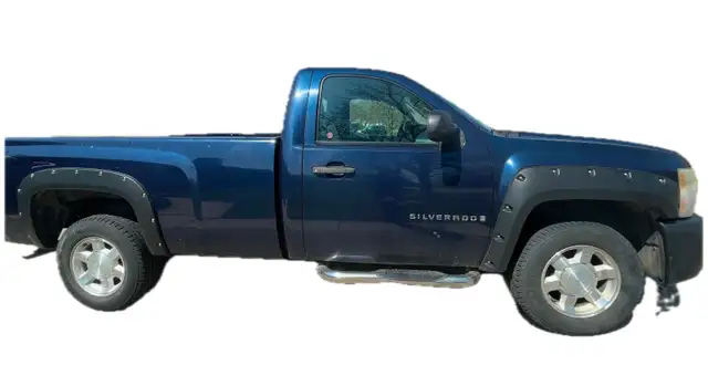 2009 Chevrolet Silverado, 144 KM Phone Calls Only. - Photo 2
