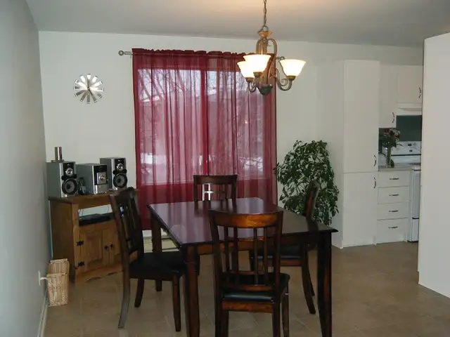 Grand 5 1/2 a louer a St-Jean sur Richelieu - Photo 2