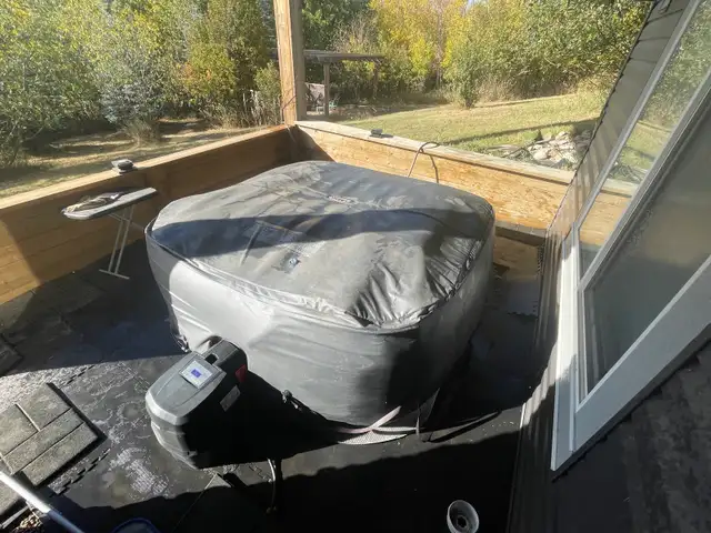 Inflatable hot tub - Photo 4