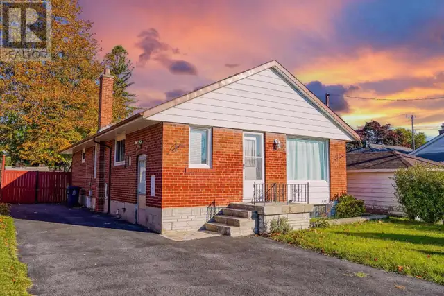 ✨ Main Floor 3-Bedroom, 2-Bath Bungalow for Rent – Prime Loc ✨