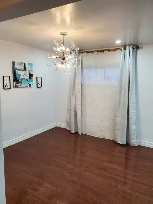 ✨ Main Floor 3-Bedroom, 2-Bath Bungalow for Rent – Prime Loc ✨ - Photo 2