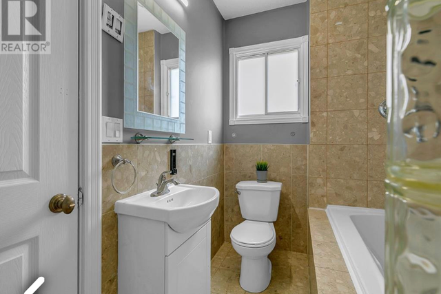 Student Rooms for Rent – Renovated Home | Near UWin & St. Clair - Photo 6