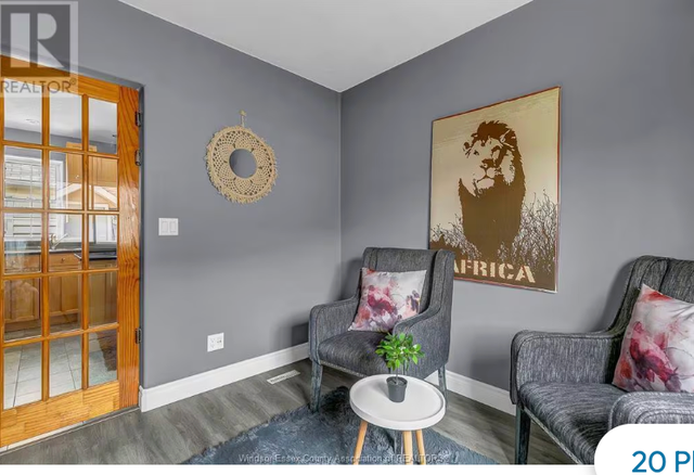 Student Rooms for Rent – Renovated Home | Near UWin & St. Clair - Photo 9