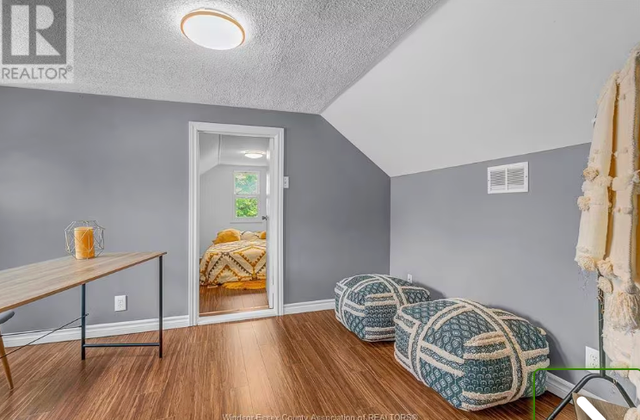Student Rooms for Rent – Renovated Home | Near UWin & St. Clair - Photo 12