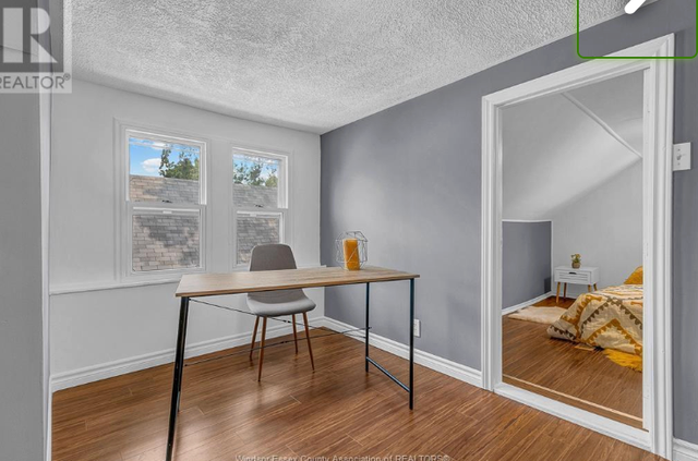 Student Rooms for Rent – Renovated Home | Near UWin & St. Clair - Photo 13