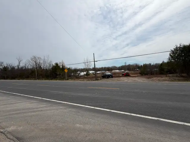 Outdoor Industrial/Commercial Space for lease in Georgina - Photo 2