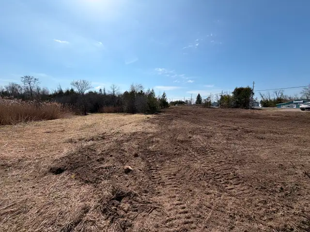 Outdoor Industrial/Commercial Space for lease in Georgina - Photo 3