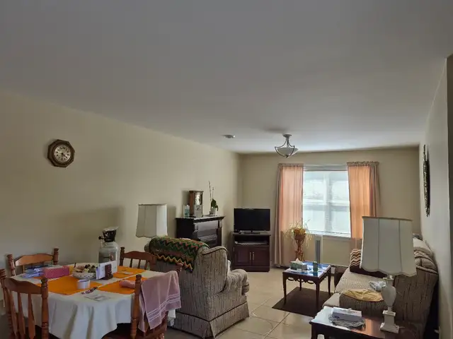 1 BDR a DEN. Heat included. Short drive to UNB SJRH NBCC. Clean - Photo 2
