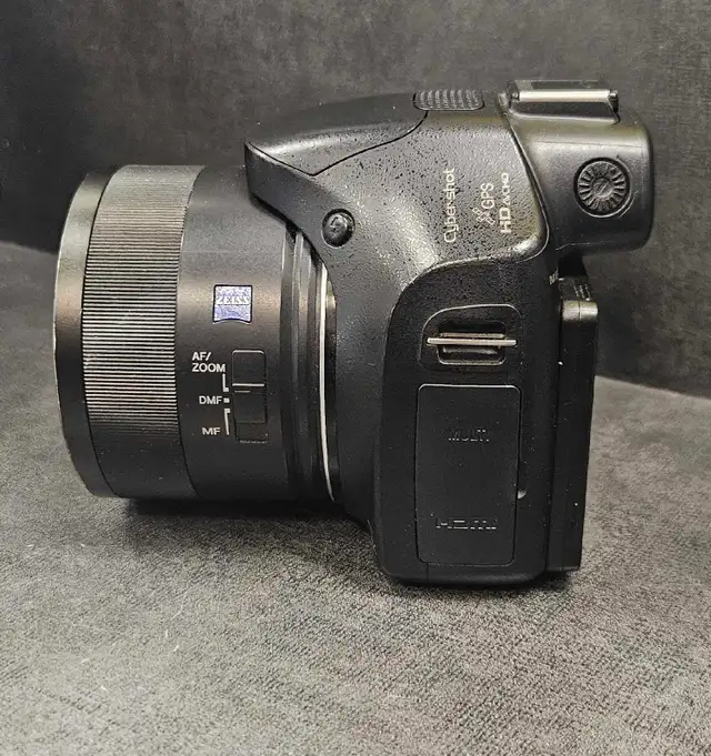 Sony Cyber-shot Digital Camera - Photo 2