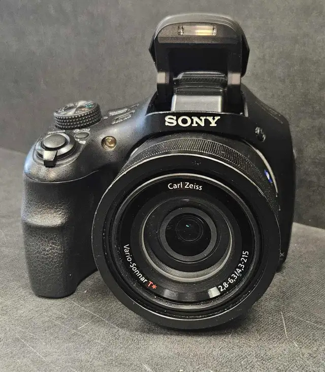 Sony Cyber-shot Digital Camera - Photo 5