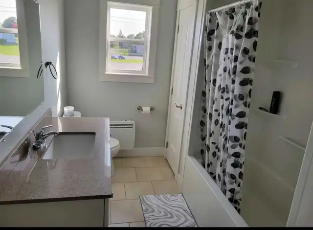HUGE 2BR - BEST VALUE & PRIME LOCATION-Cornwall - Photo 3