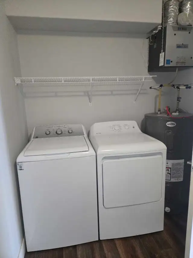 HUGE 2BR - BEST VALUE & PRIME LOCATION-Cornwall - Photo 4