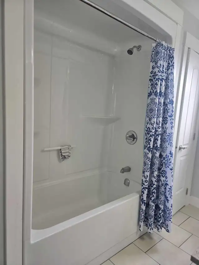 HUGE 2BR - BEST VALUE & PRIME LOCATION-Cornwall - Photo 7
