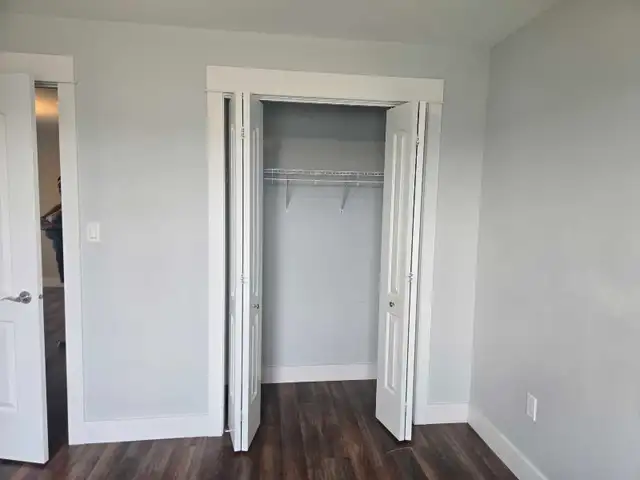 HUGE 2BR - BEST VALUE & PRIME LOCATION-Cornwall - Photo 10