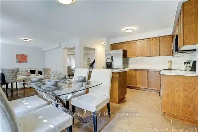 Offering a full house on rent from June 1st-Brampton - Photo 2