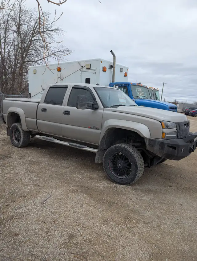 2005 Silverado 2500 HD Diesel - Photo 4