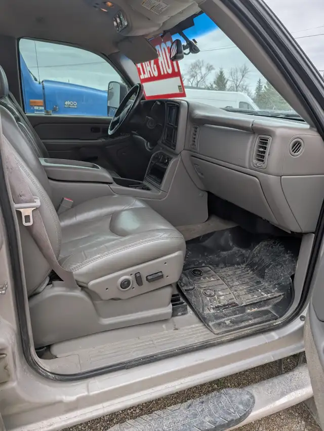 2005 Silverado 2500 HD Diesel - Photo 6