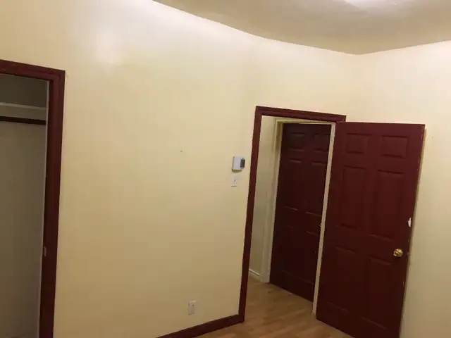 Grande chambre meublée a louer libre des maintenant - Photo 3