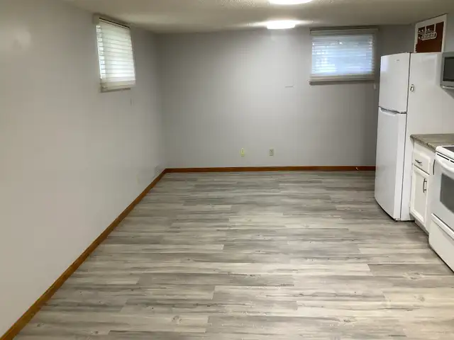 Inner city, two bedroom basement suite in Capitol Hill N.W. - Photo 4