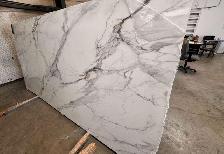 White Polished Quartz Countertop With Black & Goldish Veins
