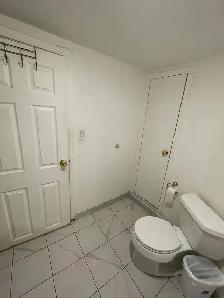 Basement room for rent Downtown! 5 mins from TTC, groceries,UofT - Photo 5