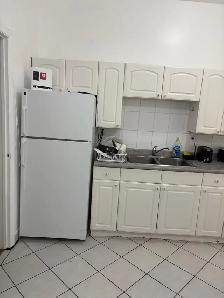 Furnished 3 bedroom downtown for rent! Close to TTC, groceries - Photo 4