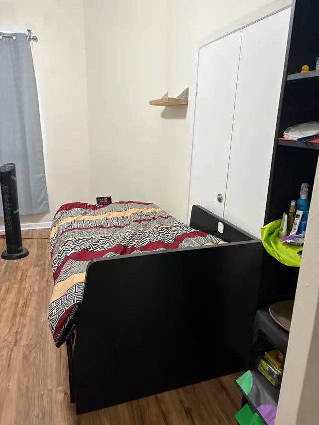 Furnished 3 bedroom downtown for rent! Close to TTC, groceries - Photo 5