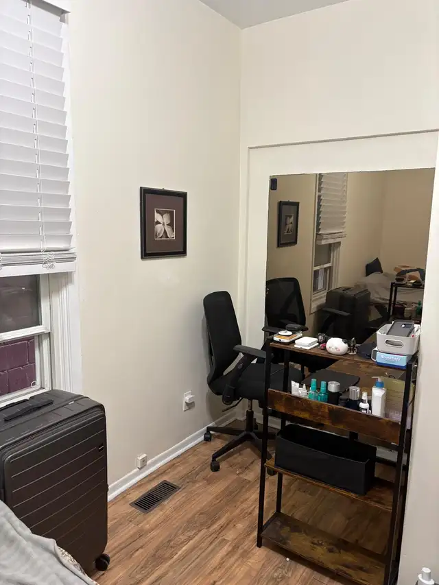 Furnished 3 bedroom downtown for rent! Close to TTC, groceries - Photo 9