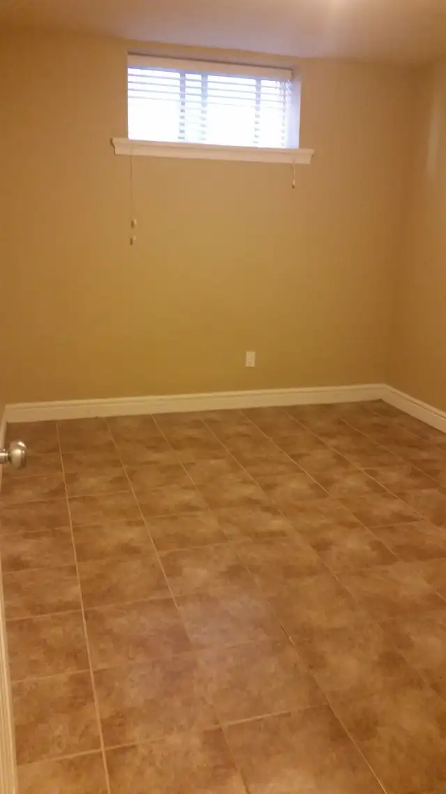 2 Bed rooms Basement Suite - Photo 6