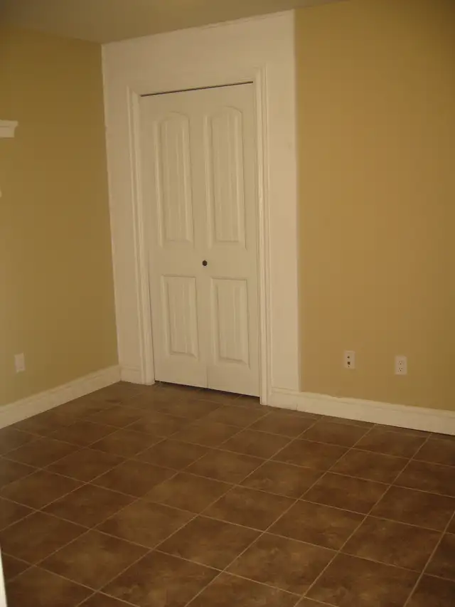2 Bed rooms Basement Suite - Photo 9