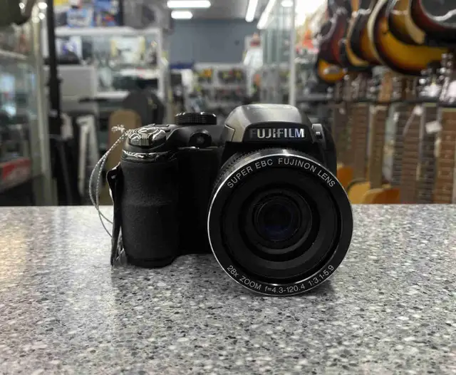 Fuji Finepix S4400 Digital Camera