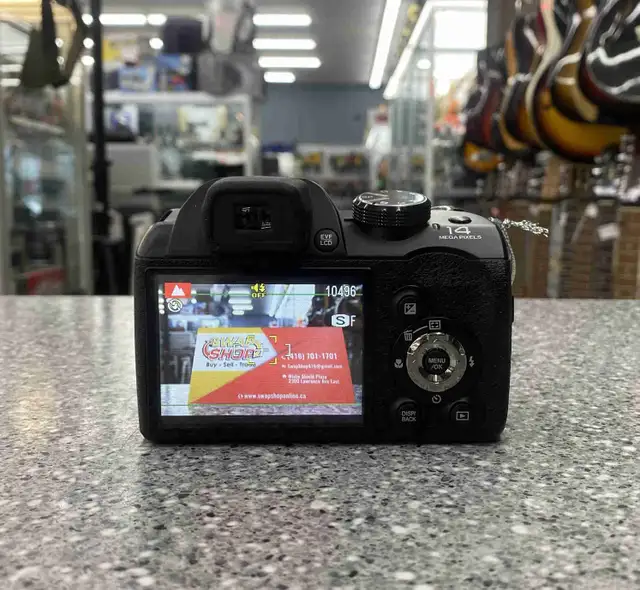 Fuji Finepix S4400 Digital Camera - Photo 2