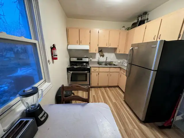 Room for rent in duplex apartment downtown - Photo 4