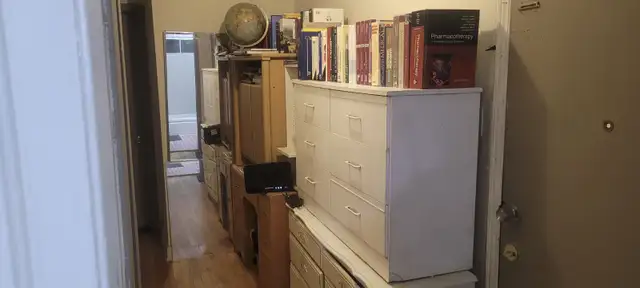 Chambre meublée disponible pour une femme proche de métro Sauvé - Photo 5