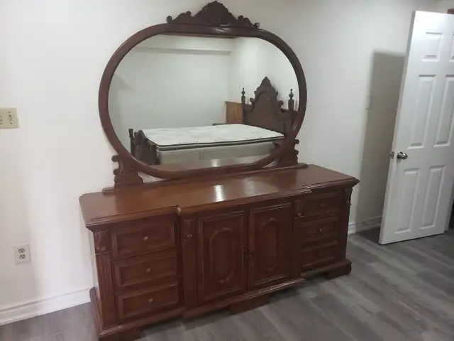 Room for rent near Humber college - Photo 3