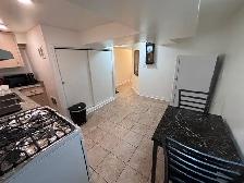 Furnished student basement room for rent in Kensington Market! - Photo 4