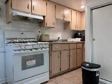 Furnished student basement room for rent in Kensington Market! - Photo 5