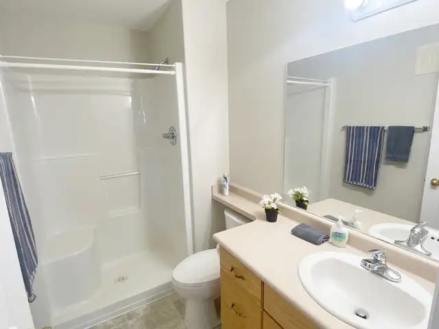 Top floor, 2 Bedroom Condo for Rent in Drayton Valley - Photo 8